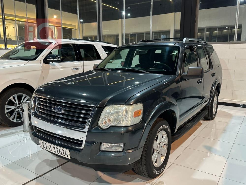 Ford Explorer